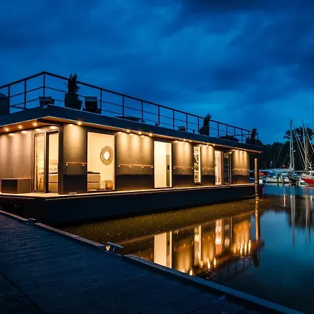 200 Qm Schwimmendes Penthouse بوتيل *